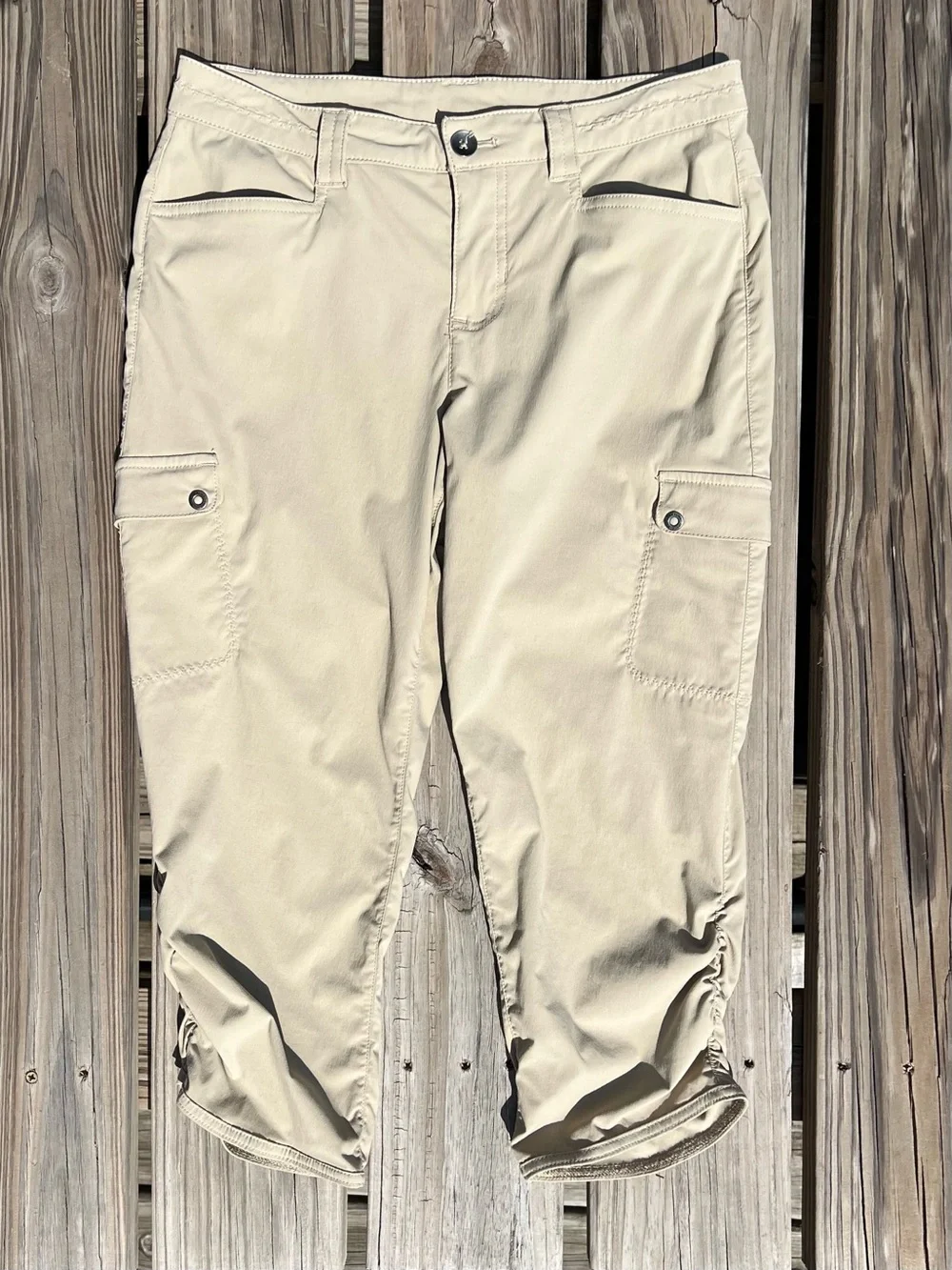 •Eddie Bauer Sz 4 Travex Ruched Capri Pants! EUC!